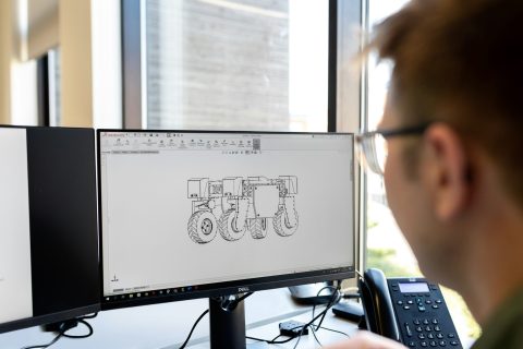 thisisengineering-83udtzyaTS4-unsplash